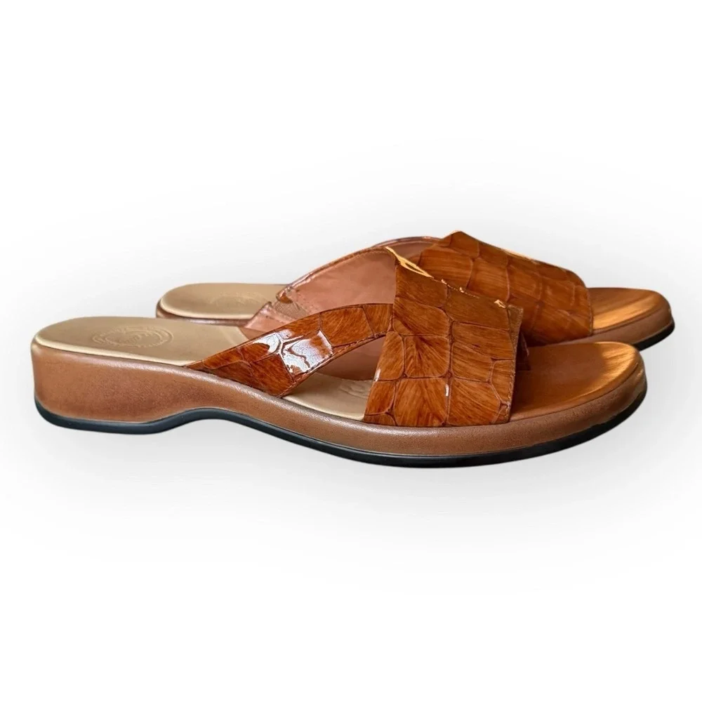 Nurture Slides Rich Brown Crocodile Patent Leather Womens US 6.5 Comfort Sandals - Picture 2 of 16